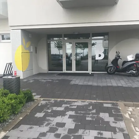 - Na Krok Od Letiska Apartman